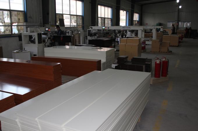 Industrielle Dachboden-Art-Spanplatten-Büro-Möbel für das Firmenpersonal, das L Form Arbeits ist