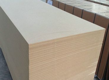 China Holzfaser lamelliertes MDF-Brett für Haus-Möbel-Dekoration 1220*2440mm usine